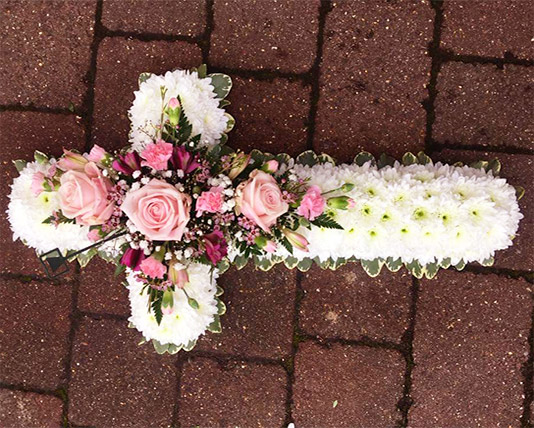 Traditional Cross Pink Roses 2