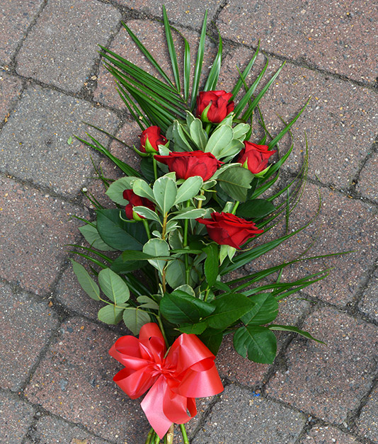 Simply Flowers Hand Tied Roses Selection