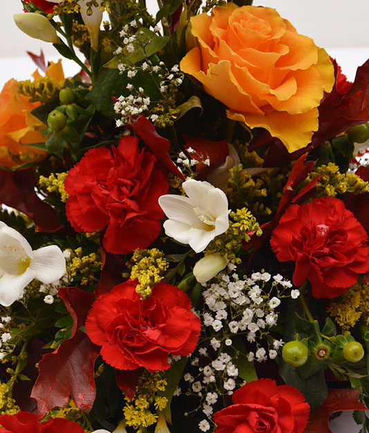 Simply Flowers Table Decoration 2
