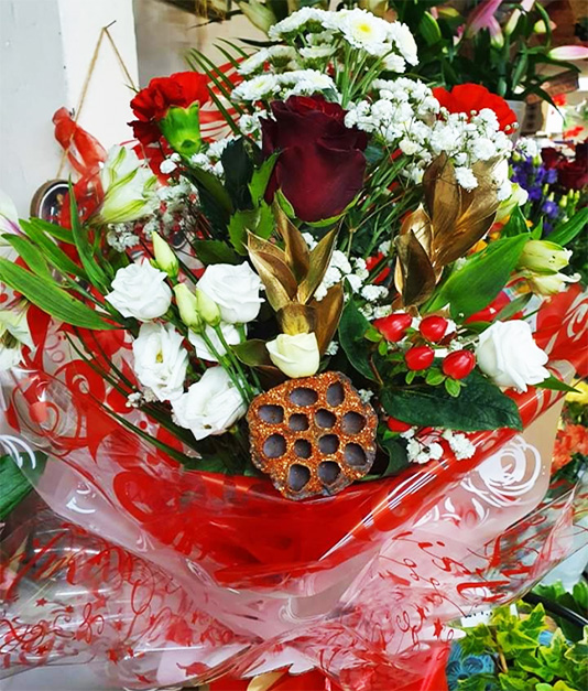 Christmas Flowers - Seasonal Hand Tieds