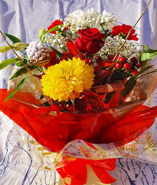 Christmas Flowers - Seasonal Hand Tieds